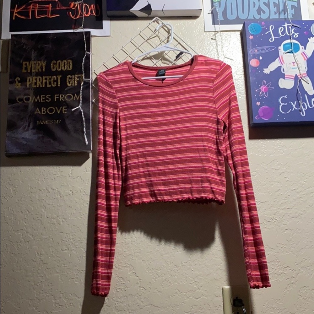Tops - Picture 11 of 16